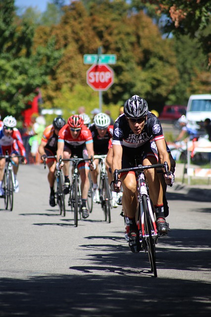 一直紧追不 一直紧追不